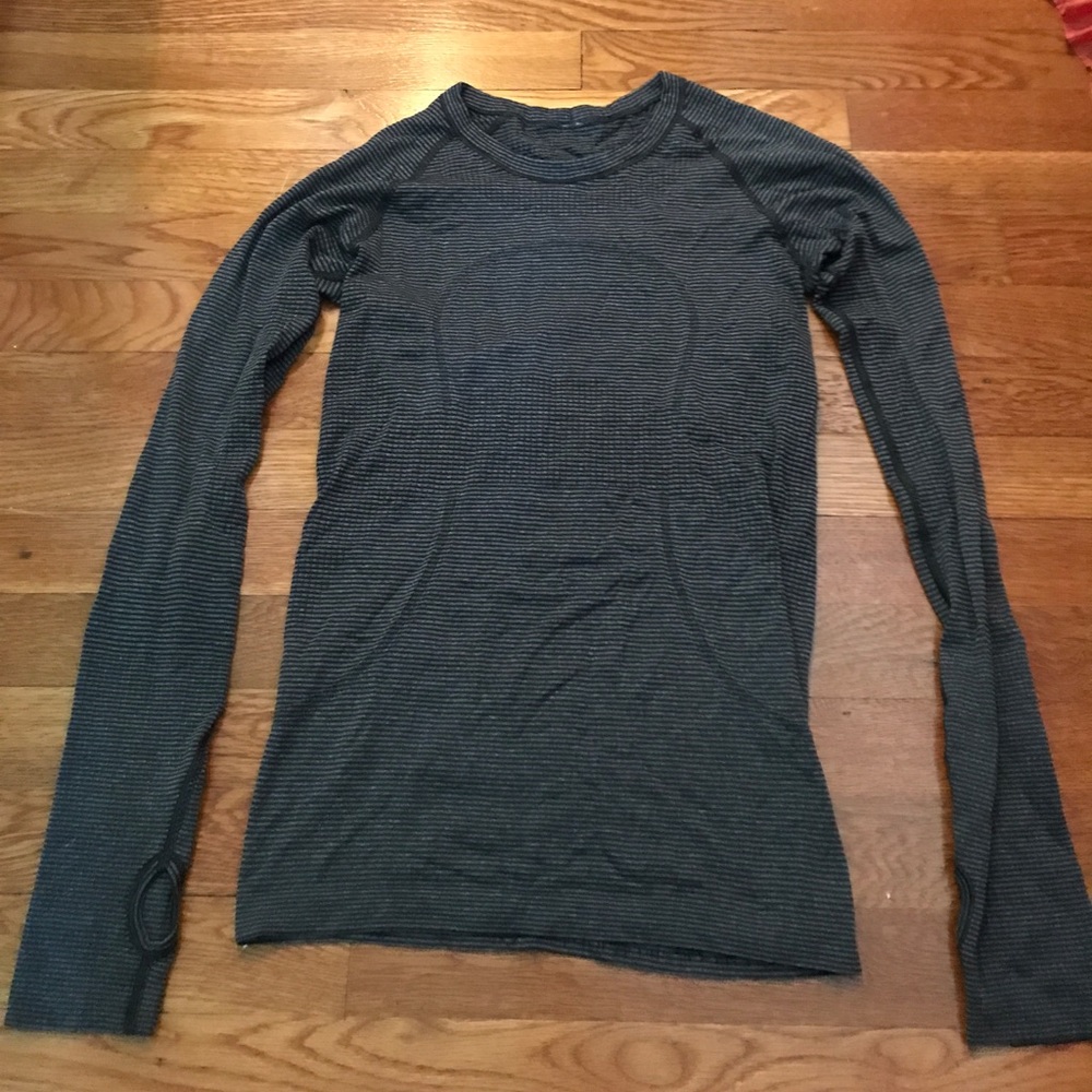 Lulu lemon swiftly tech long sleeved SIZE 4
